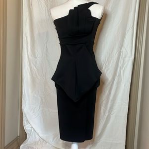 ONE SHOULDER PLEATED DETAIL MIDI DRESS